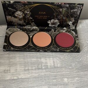 NWOT ZOEVA Blush Palette - Cream, Tan, Red